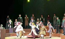 Samsun’da "Cumhuriyete Doğru" tiyatro oyunu sahnelendi