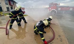 Acil durum ekiplerine Kocaeli İtfaiyesi'nden eğitim