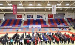 Okul Sporları Gençler Voleybol Grup Müsabakaları açılış seremonisi Karabük’te yapıldı