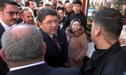 Adalet Bakanı Tunç’tan kıraathanedeki vatandaşlarla esprili sohbet