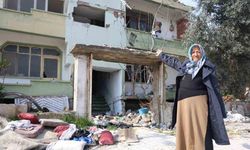Depremzede yaşlı kadını darp edip, hasarlı evinden demirleri çalıp kaçtılar