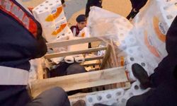 Kağıt havlu balyalarının arasında 39 kaçak göçmen yakalandı
