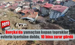 Borçka'da yamaçtan kopan topraklar evlerin içerisine doldu, 10 bina zarar gördü