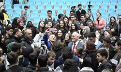 Türkiye’nin ilk astronotu Gezeravcı Uşak’ta gençlerle buluştu