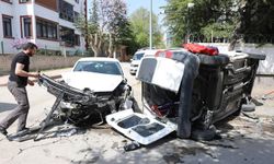 Elazığ’da kazaya karışan hafif ticari araç yan yattı: 1 yaralı
