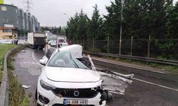 Sultanbeyli’de kamyon ile otomobil çarpıştı: 2 ölü, 4 yaralı