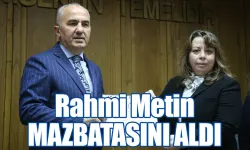 Rize Belediye Başkanı Rahmi Metin mazbatasını aldı