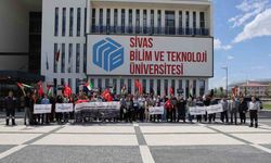 Akademisyenler ve öğrenciler birlikte İsrail’i protesto etti