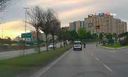Avcılar’da refüje çarpan motosiklet sürücüsü yola savruldu: Feci kaza anı kamerada