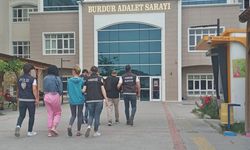 Burdur’da durdurulan araçta uyuşturucu çıktı, 4 şüpheli tutuklandı
