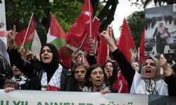 Bursa’da yüzlerce kişi Filistinli anneler için yürüdü