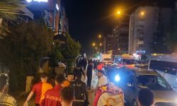 Bursasporlular Galatasaray taraftarlarının üzerine yürüyerek slogan attı