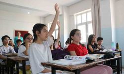 Bursluluk sınavında 500 tam puan alan Diyarbakırlı Ela’nın hayali beyin cerrahı olmak