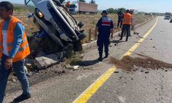 Diyarbakır’da iki otomobil kafa kafaya çarpıştı: 3 yaralı