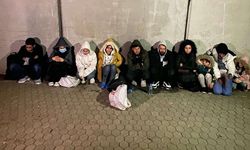 Edirne’de 21 kaçak göçmen ve 2 organizatör yakalandı