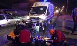 Hafif ticari araç ile motosiklet çarpıştı: 2 yaralı