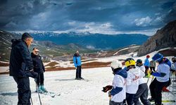 Hakkari’de mayıs ayında kayak yarışması düzenlendi
