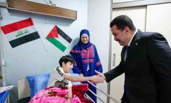 Irak Başbakanı Sudani’den Filistinli yaralılara ziyaret
