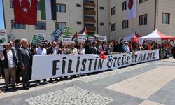 Öğrenciler İsrail’i protesto etti