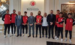 Yozgat Valisi Özkan, bölge birinciliğine ulaşan sporcuları tebrik etti