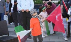 Arnavutköy’de Filistin’e Destek Mitingi’nde çocuklar gözyaşlarına hakim olamadı