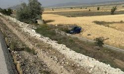 Burdur-Fethiye karayolunda kontrolden çıkan otomobil şarampole devrildi: 4 yaralı