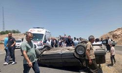 Diyarbakır’da kontrolden çıkan otomobil takla attı: 1 yaralı