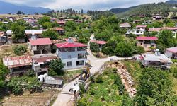 Tarsus’ta köy yolları yapılıyor