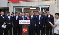 Yeniden Refah Partisi Genel Başkanı Erbakan ile Gelecek Partisi Genel Başkanı Davutoğlu bir araya geldi