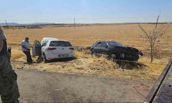 Gaziantep’te 2 araç kafa kafaya çarpıştı: 6 yaralı