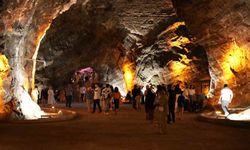 Iğdır’ın Tuz Mağaraları her gün yeni ziyaretçilere ev sahipliği yapıyor