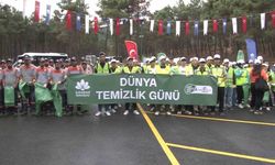 Gençlik ve Spor Bakanı Osman Aşkın Bak, çevre temizliği farkındalık etkinliğine katıldı