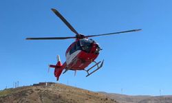 Hizan’da dağlık alanda metrelerce yuvarlanan vatandaş ambulans helikopterle kurtarıldı