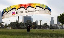 İzmir Körfezi’nde paramotor keyfi