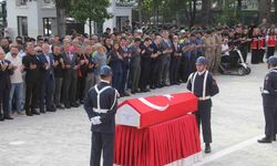 Motosikletin çarpması sonucu şehit olan astsubay, törenle memleketine uğurlandı