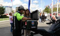 Taksim’de yaya yolunu işgal eden motosiklet sürücülerine ceza yağdı