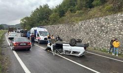 Yolcu otobüsüne çarpan otomobil takla attı: 7 yaşındaki çocuk hayatını kaybetti