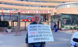 CHP Genel Merkezi önünde Ekrem İmamoğlu protestosu