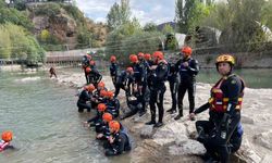 Tunceli’de su üstü kurtarma eğitimi