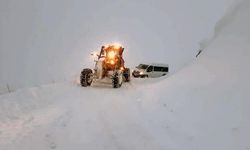 Erzincan’da kar ve tipiden 200 köy yolu ulaşıma kapandı