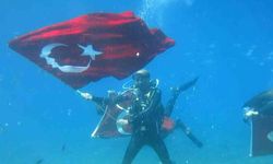 Fethiye’de Atatürk’ü deniz dibinde andılar