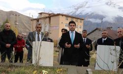 Hakkari’de vefat eden öğretmenler unutulmadı