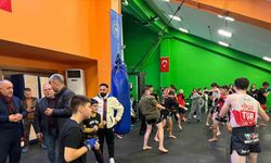 Muaythai alanında 100 sporcu ortak antrenman yaptı