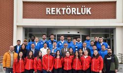 Rektör Kaplancıklı, futbol ve voleybol takımıyla ile bir araya geldi