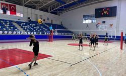 Hakkarili kadınlar voleybolda buluşuyor