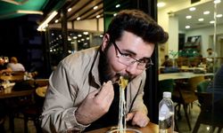 Adana’da iftar sonrası tatlıcılara rağbet arttı