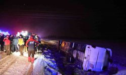 Aksaray’da yolcu otobüsü devrildi: 20 yaralı