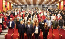 DOSTEK Koleji, 18 Mart Çanakkale Zaferi ve Şehitleri Anma Gününü özel gösterilerle kutladı