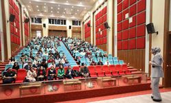 Elazığ’da geleceğin hemşirelerine oryantasyon eğitimi verildi