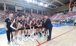Eskişehir’de Midi Kızlar Voleybol final etabı sona erdi